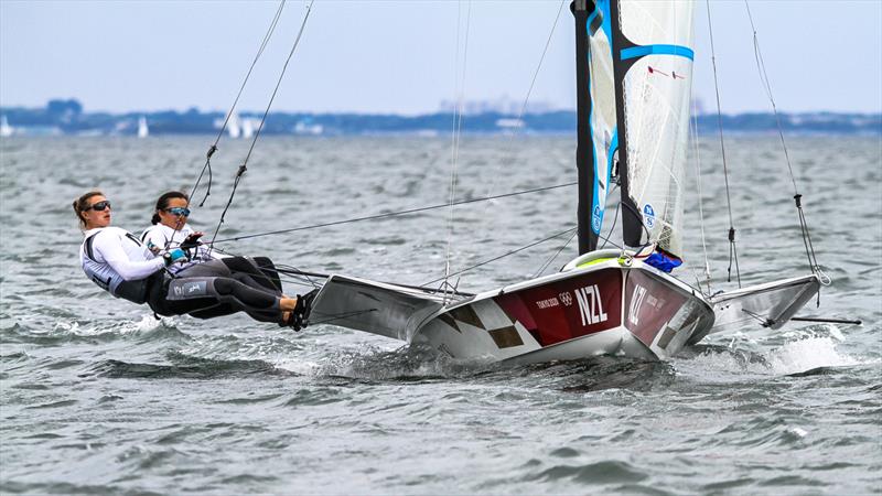 Tokyo2020 - Day 3 - July, 27, - Enoshima, Japan. 49erFX Alex Maloney and Molly Meech photo copyright Richard Gladwell - Sail-World.com / nz taken at Takapuna Boating Club and featuring the 49er FX class