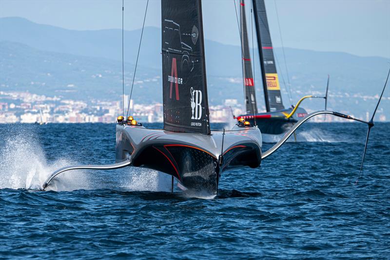 Round Robin Sail-Off - INEOS Britannia vs. Luna Rossa Prada Pirelli on Louis Vuitton Cup Round Robin Day 9 - 9th September 2024 photo copyright Ricardo Pinto / America's Cup taken at  and featuring the AC75 class