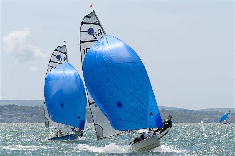 Chris & Ellen Flewitt in Buzz 1000 lead eventual winners Matt Butler & Frankie Cook in 748 during the Buzz Nationals at Warsash - photo © Iain McLuckie