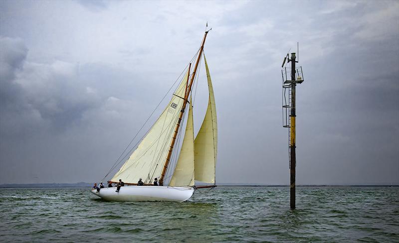 Richard Mathews Kismet approaching the Nass Beacon - photo © Chrissie Westgate