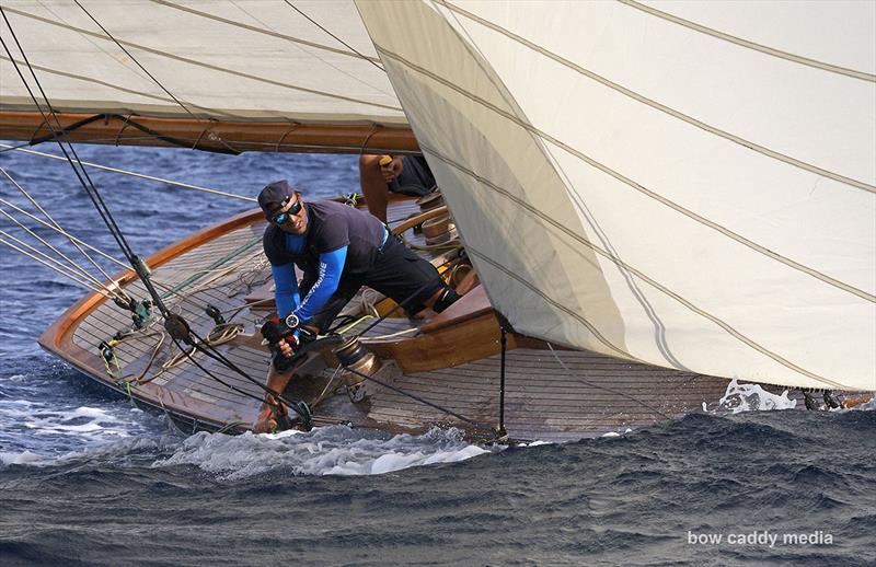 Winching on - photo © Bow Caddy Media