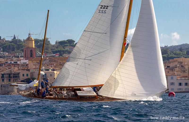 Heading for the finish line - photo © Bow Caddy Media