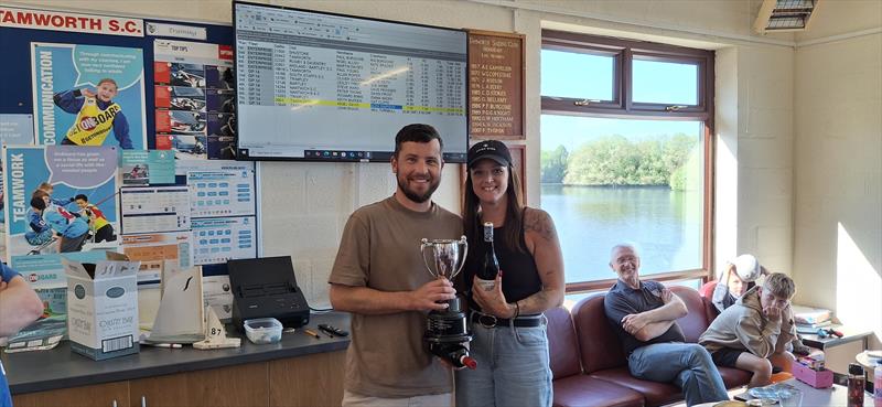 Paul & Ria Burgoine win the Tamworth Enterprise Open - photo © Chris O'Reilly