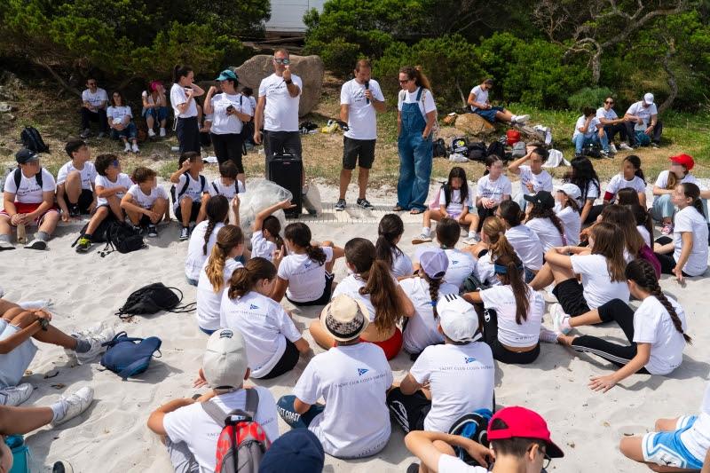 Researchers from the National Research Centre of Oristano speak about some of the waste found over the course of the morning - photo © YCCS / Daniele Macis