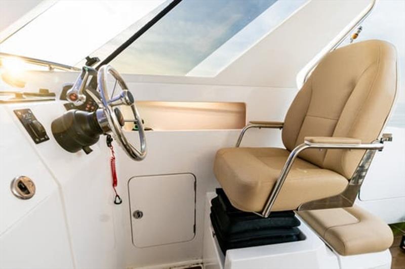 Edencraft's 255 Formula - photo © Edencraft