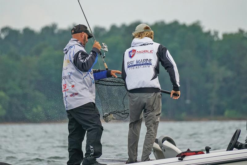 Alan Bernicky recommends co-anglers help boaters out by netting their fish - photo © Tyler Brinks