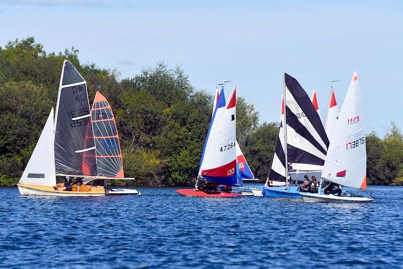 Derbyshire Youth Sailing at Swarkstone - photo © Darren Clarke