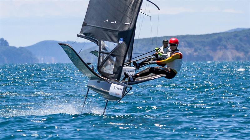 Silver Fleet  - Day 5 - 2024 PredictWind Moth Worlds - Manly Sailing Club. January 9, 2025 photo copyright Richard Gladwell - Sail-World.com/nz taken at Manly Sailing Club and featuring the International Moth class