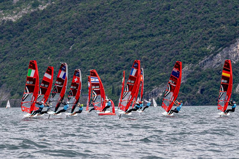 iQFOiL Youth & Junior International Games in Torbole, Italy - Day 4 - photo © Elena Giolai