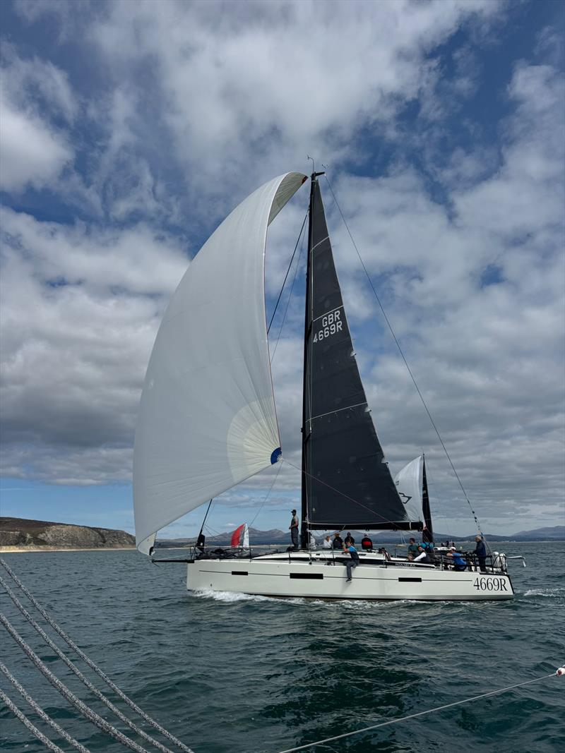 Abersoch Keelboat Week 2025 photo copyright Charlotte Pinnington & Harry Fildes taken at South Caernarvonshire Yacht Club and featuring the IRC class