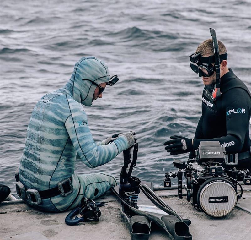 pre-dive and all the camera gear gets sorted - photo © Dr Riley Elliott