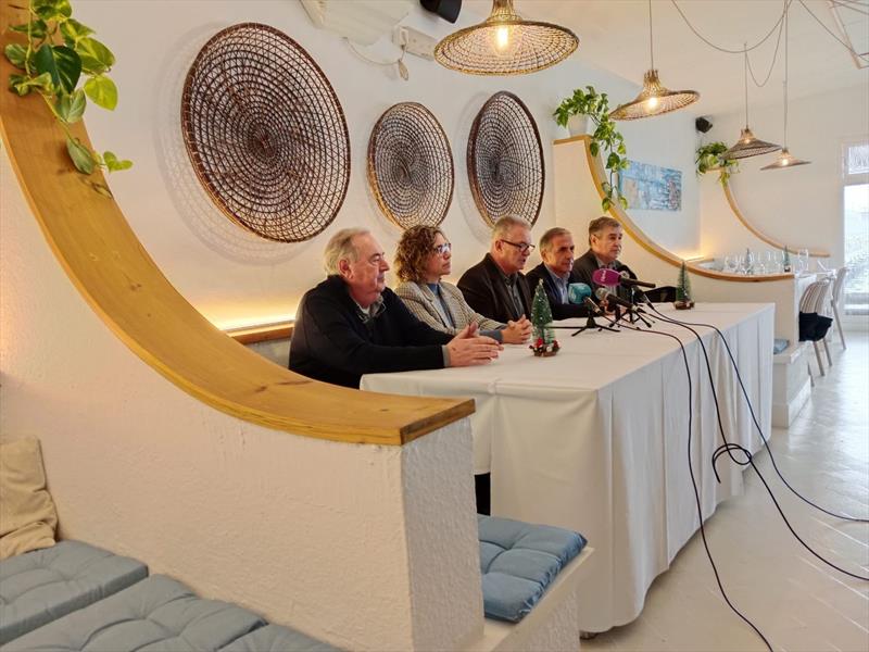 Toni Bachiller, Yolanda Aguilar, Miquel Aviñó, Narcís Casassa and Josep Medinyà - photo © Jaume Soler