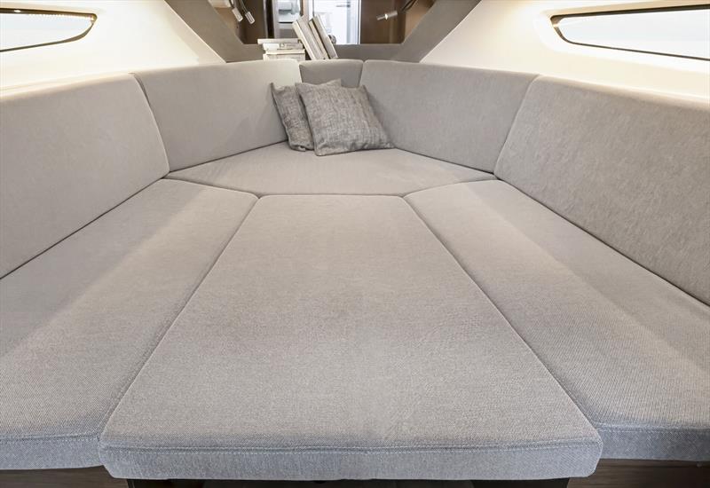 Convertible lower dining table converts to another berth - Beneteau Gran Turismo 32 - photo © www.imacis.fr Ludovic FRUCHAUD