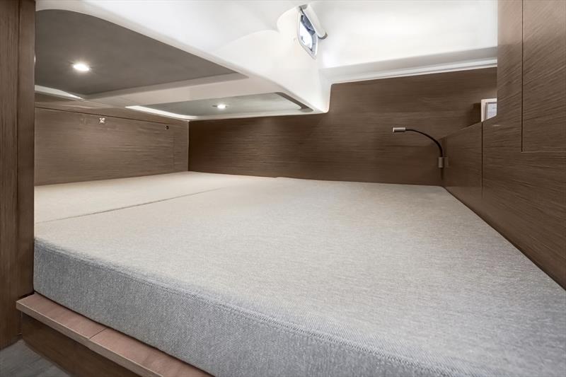 Rear accommodation is ample and pleasant - Beneteau Gran Turismo 32 - photo © www.imacis.fr Ludovic FRUCHAUD