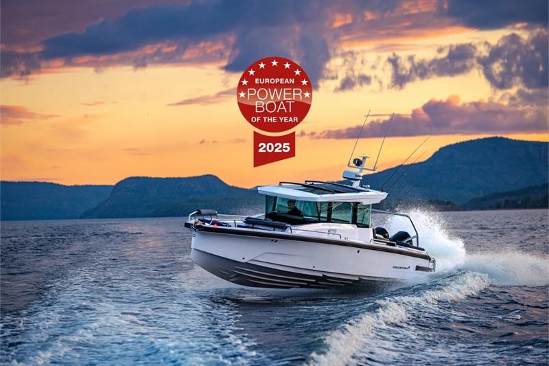 Axopar 29 XC Cross Cabin won the highly coveted 'Up to 10m' category at the European Powerboat of the Year Awards - photo © eyachts.com.au