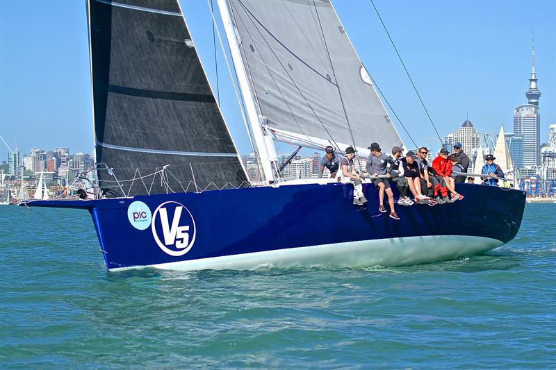 V5 - Start - PIC Coastal Classic - October 19, - photo © Richard Gladwell